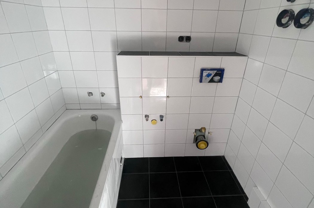 Bad mit Wanne
